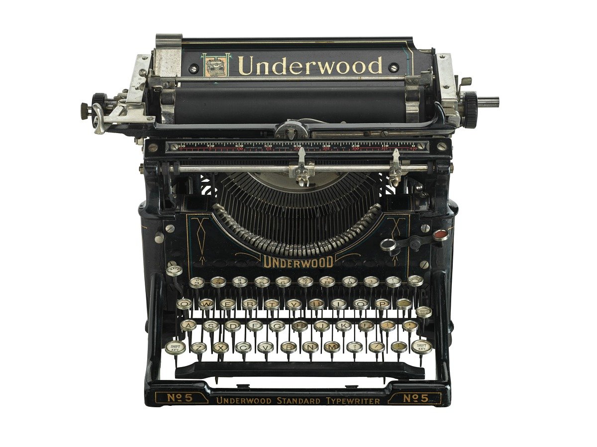 A QWERTY layout on the Underwood Model 5, introduced in 1899